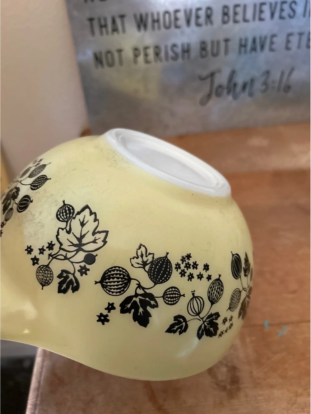 Vintage Pyrex Gooseberry Yellow Mixing Bowl